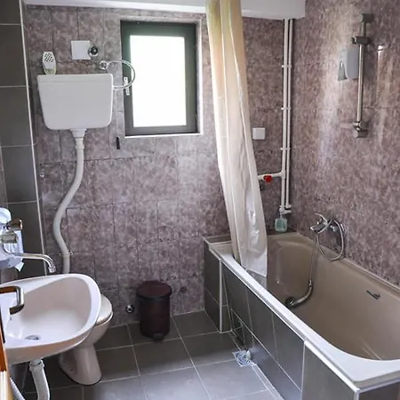 Domacinstvo La Vie Na Selu