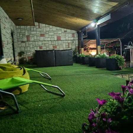 Domacinstvo La Vie Na Selu Penzion 3*