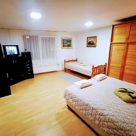 Domacinstvo La Vie Na Selu 3*