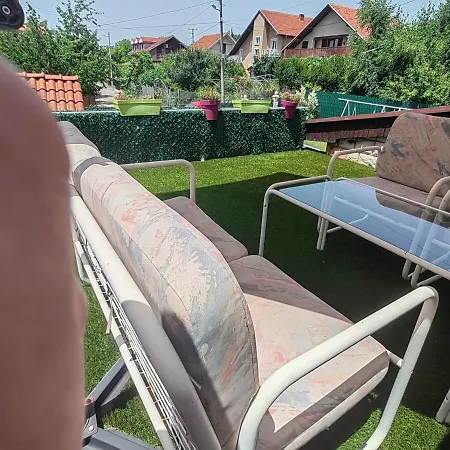 Domacinstvo La Vie Na Selu Penzion 3*