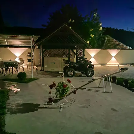 Penzion Domacinstvo La Vie Na Selu