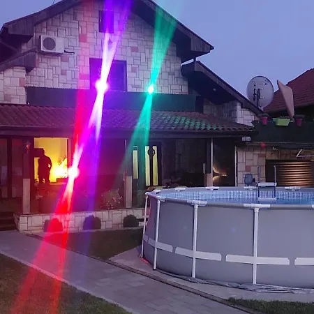 Domacinstvo La Vie Na Selu