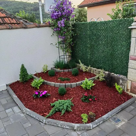 Domacinstvo La Vie Na Selu Penzion 3*